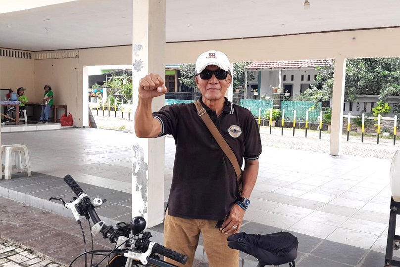 Rainer dan sepedanya pakai